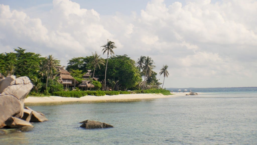 Arrival at Nikoi Island