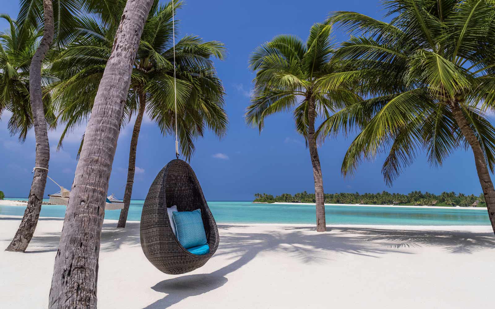 One and Only Reethi Rah swing chair