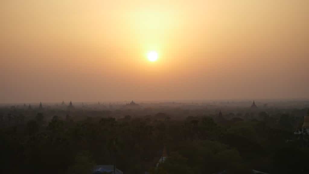 Sunrise over Bagan Getting lost in Bagan