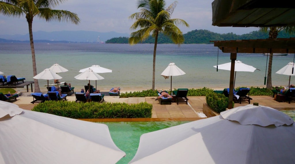 The view over the pool and the beach