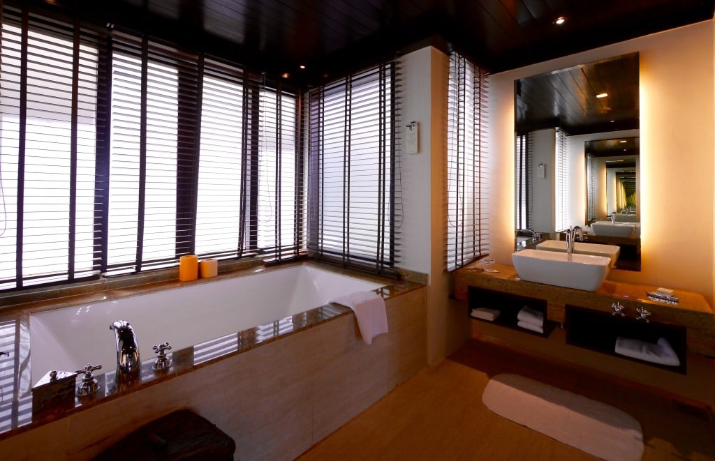 Gaya Island Resort suite bathroom