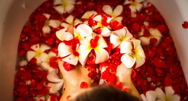 Flower bath at Spa Village Tembok