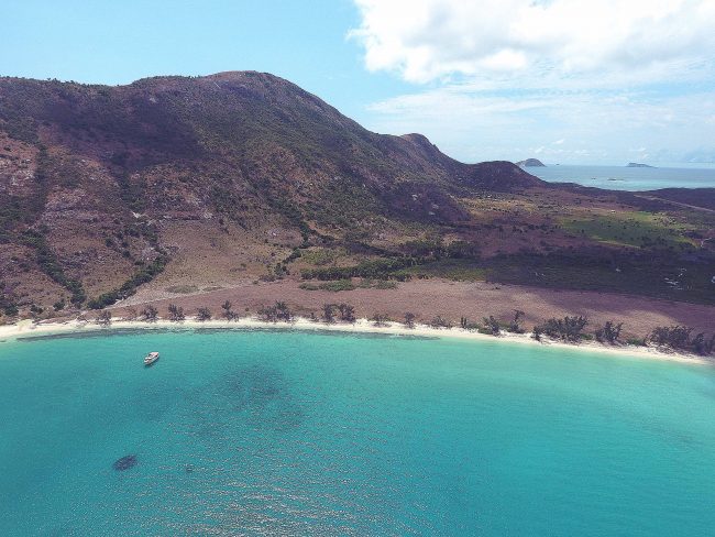 Aerial shot of Watson's Bay in Lizard Island