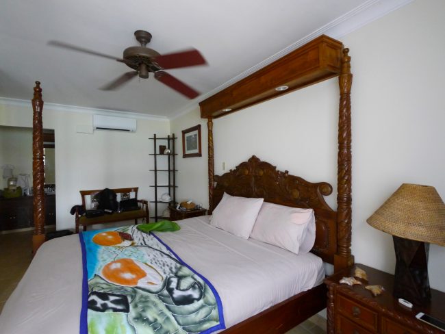 Manta Ray Bay Resort Deluxe room in Yap