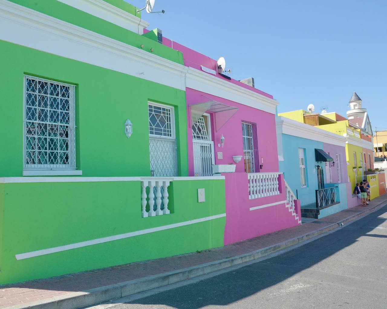 The iconic colourful houses that line the street of Bo Kaap