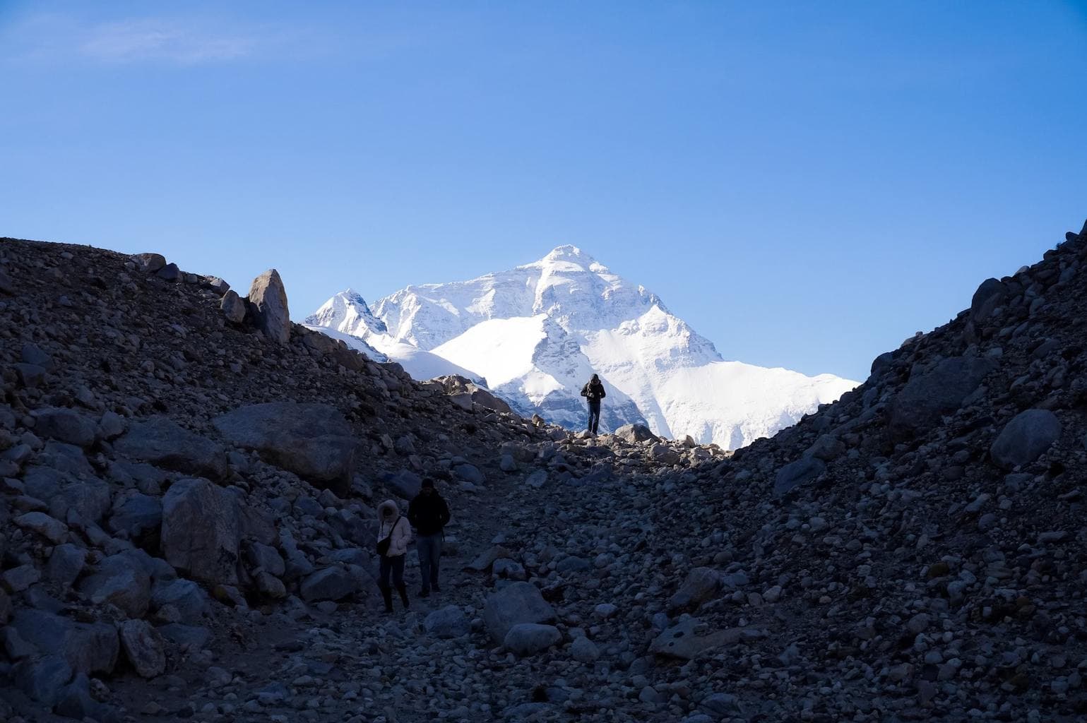 Climbing to Everest Base Camp