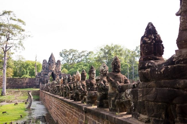 Angkor Tom bridge