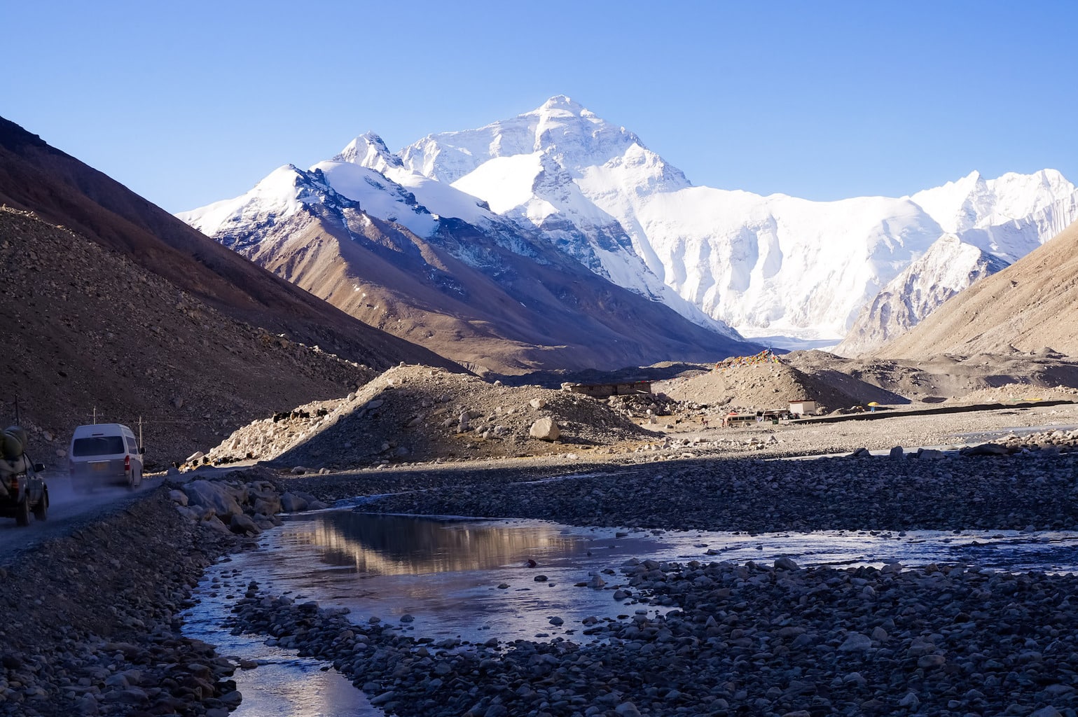 Bus up Everest base camp