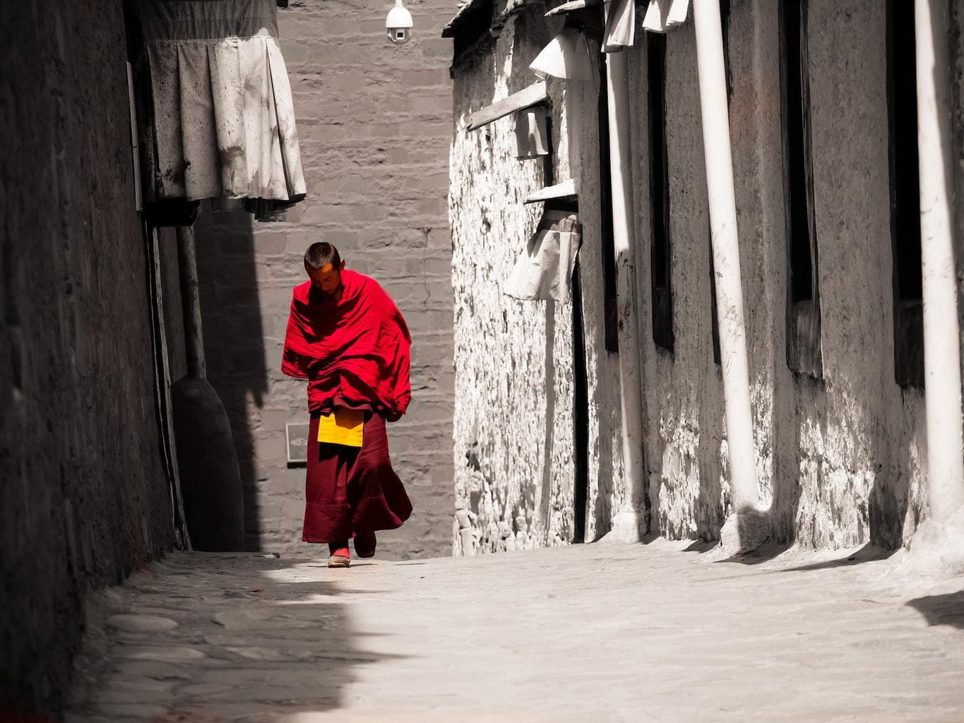 Monk at Tashilumpo monastery