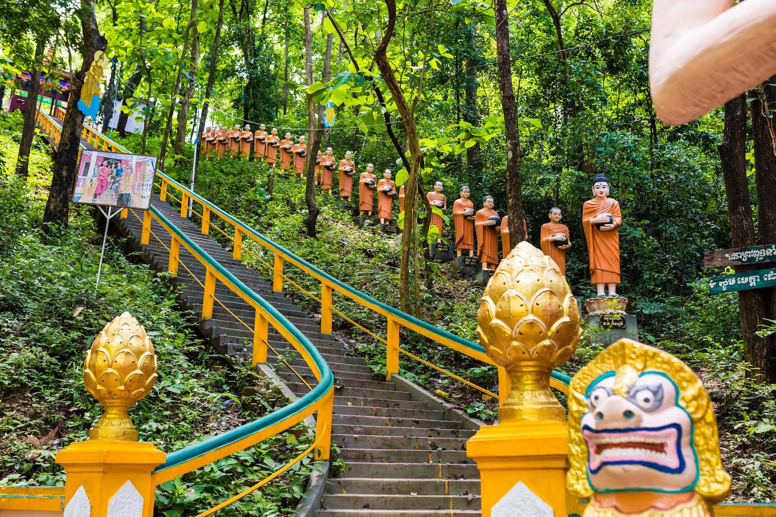 Thousands of buddhas