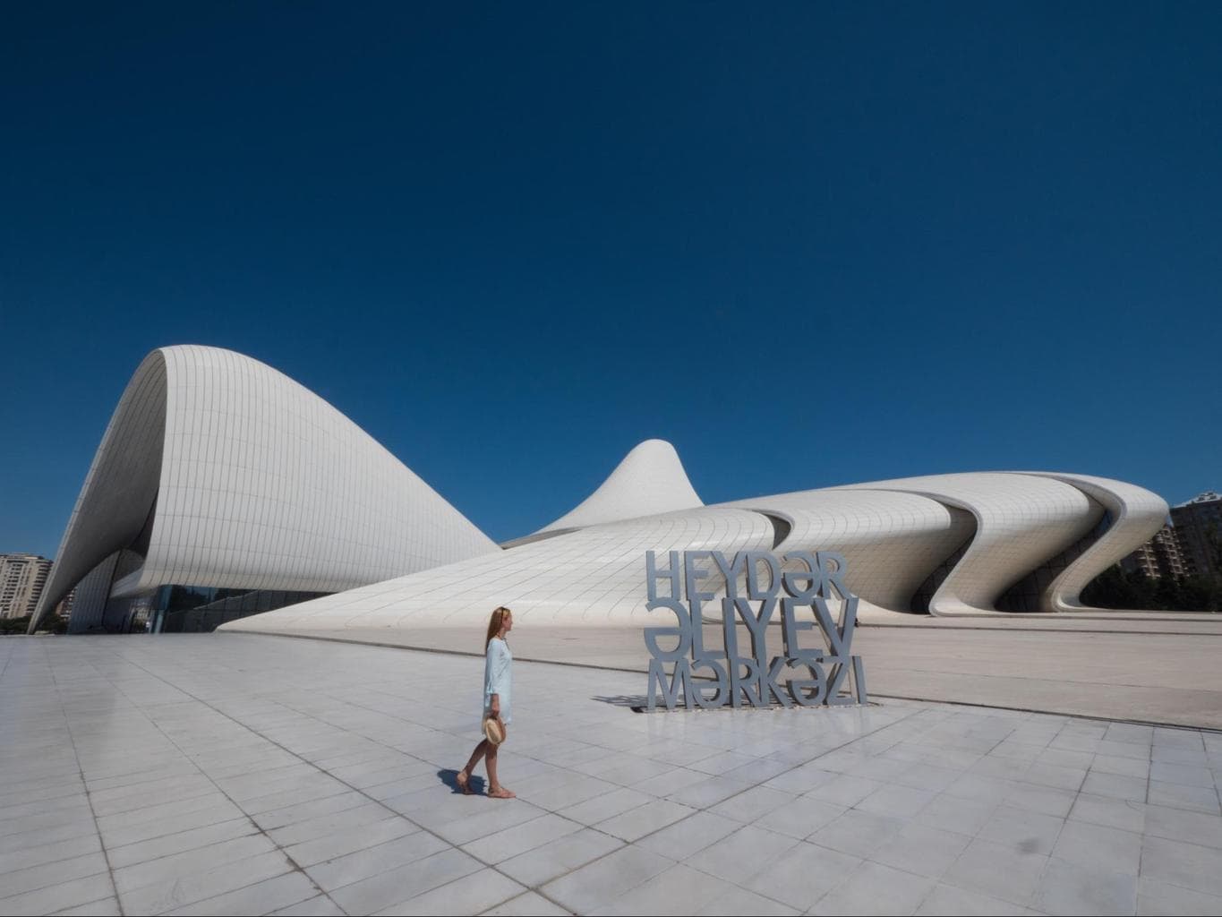 Heydar Aliyev Center grandeur