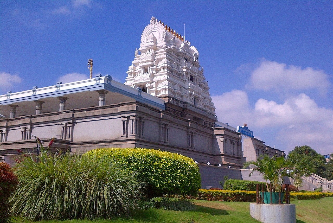 tourist places in bangalore near iskcon temple