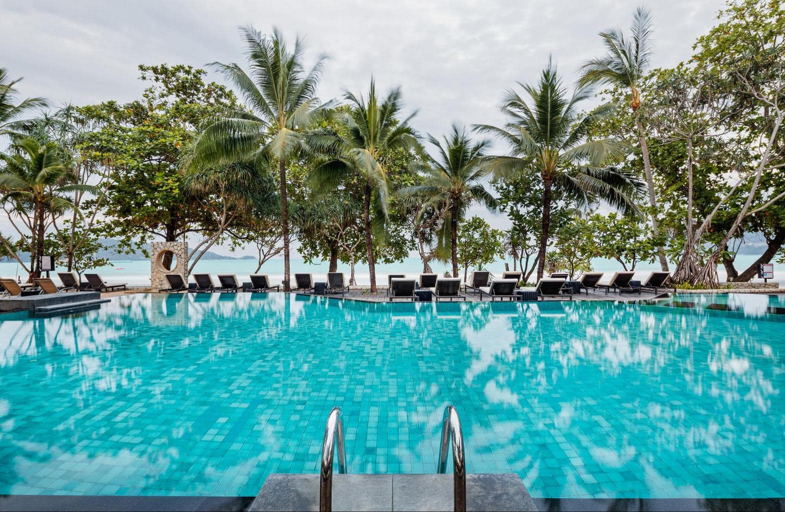 Impiana Resort Patong pool