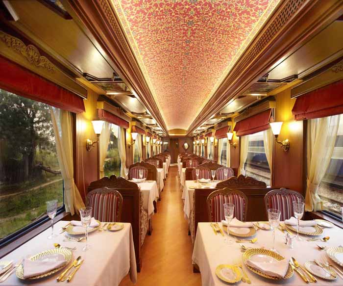Maharajas Express restaurant car
