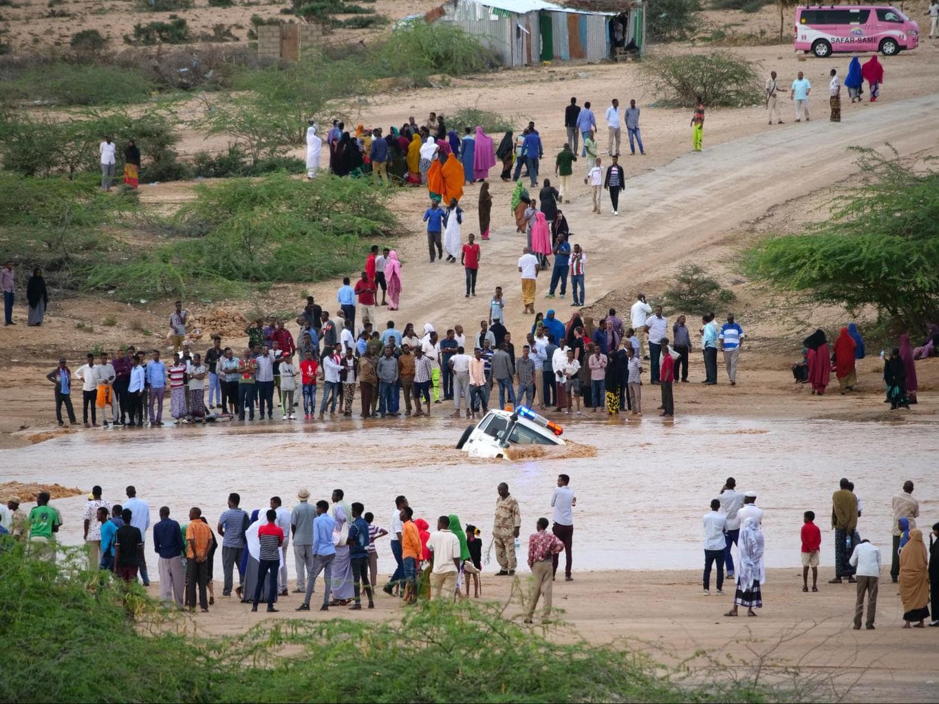 Flash floods cut the road from Hargeisa to Berbera