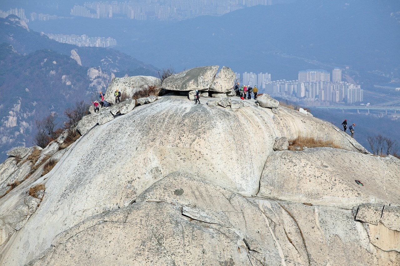 Climbing up Bukhansan