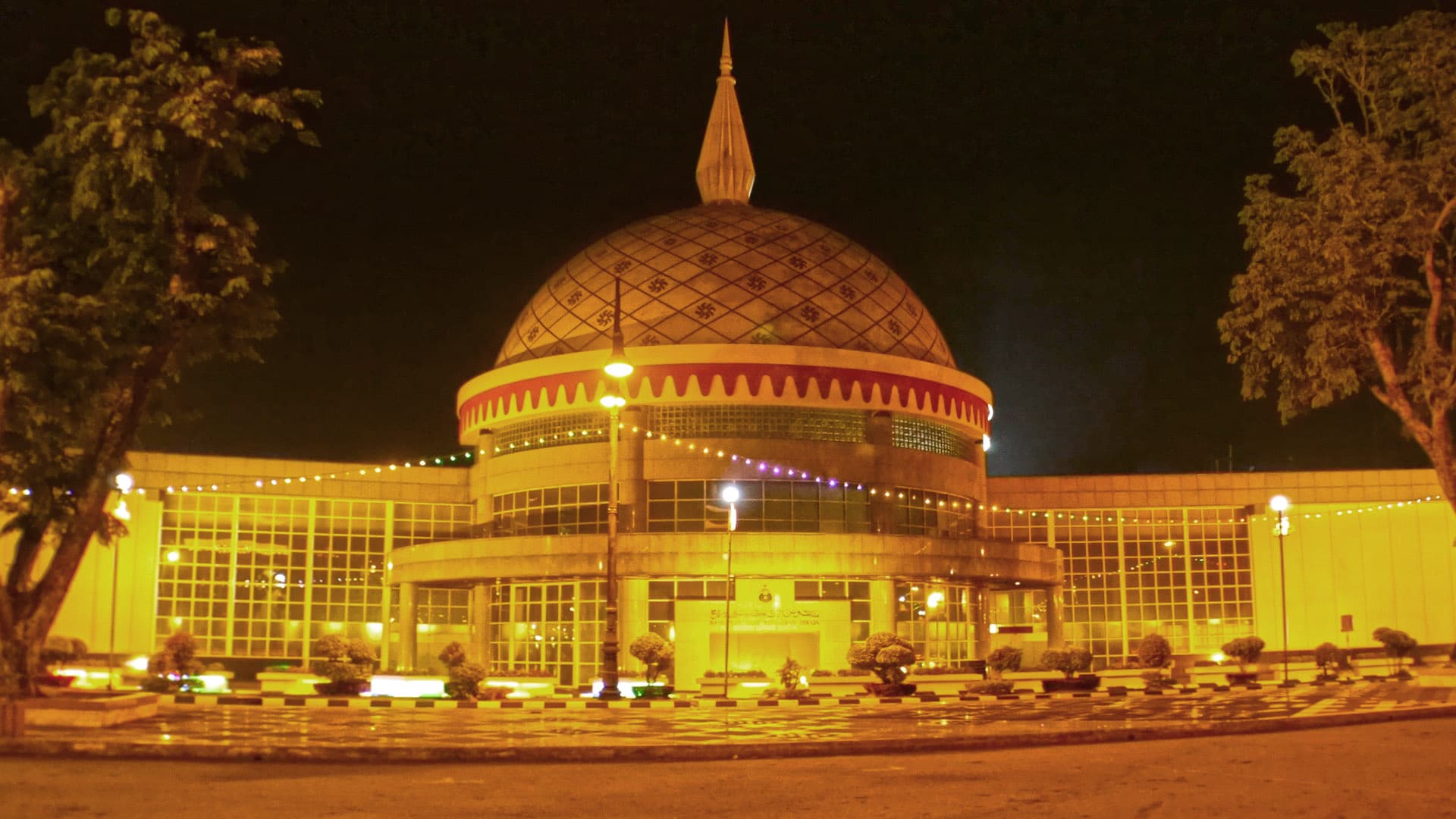 Royal Regalia Museum at night