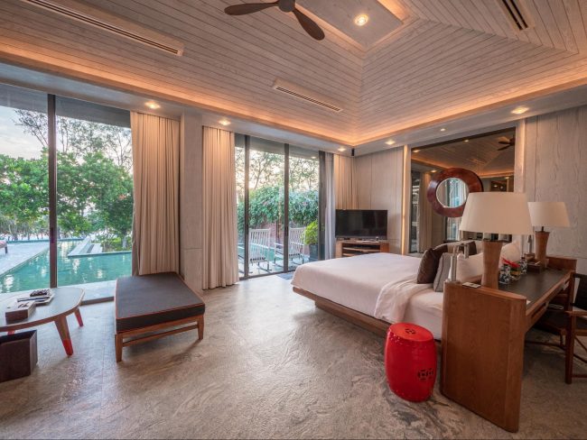 The master bedroom in the 5-bedroom beach villa Phuket