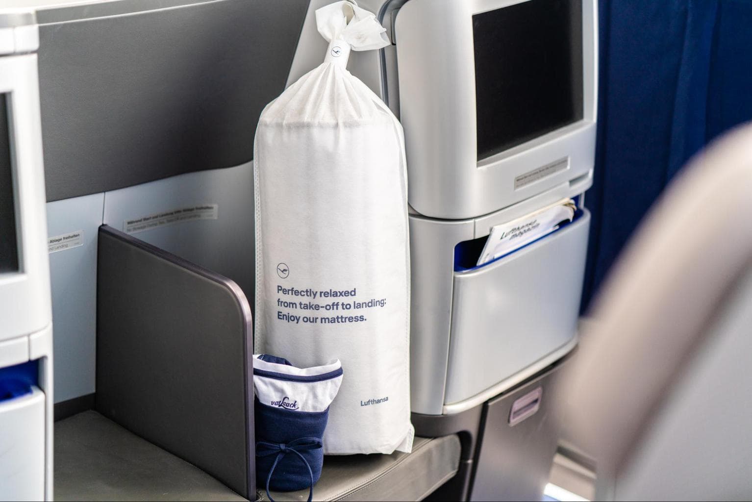 The packaging of Lufthansa’s Business Class duvet