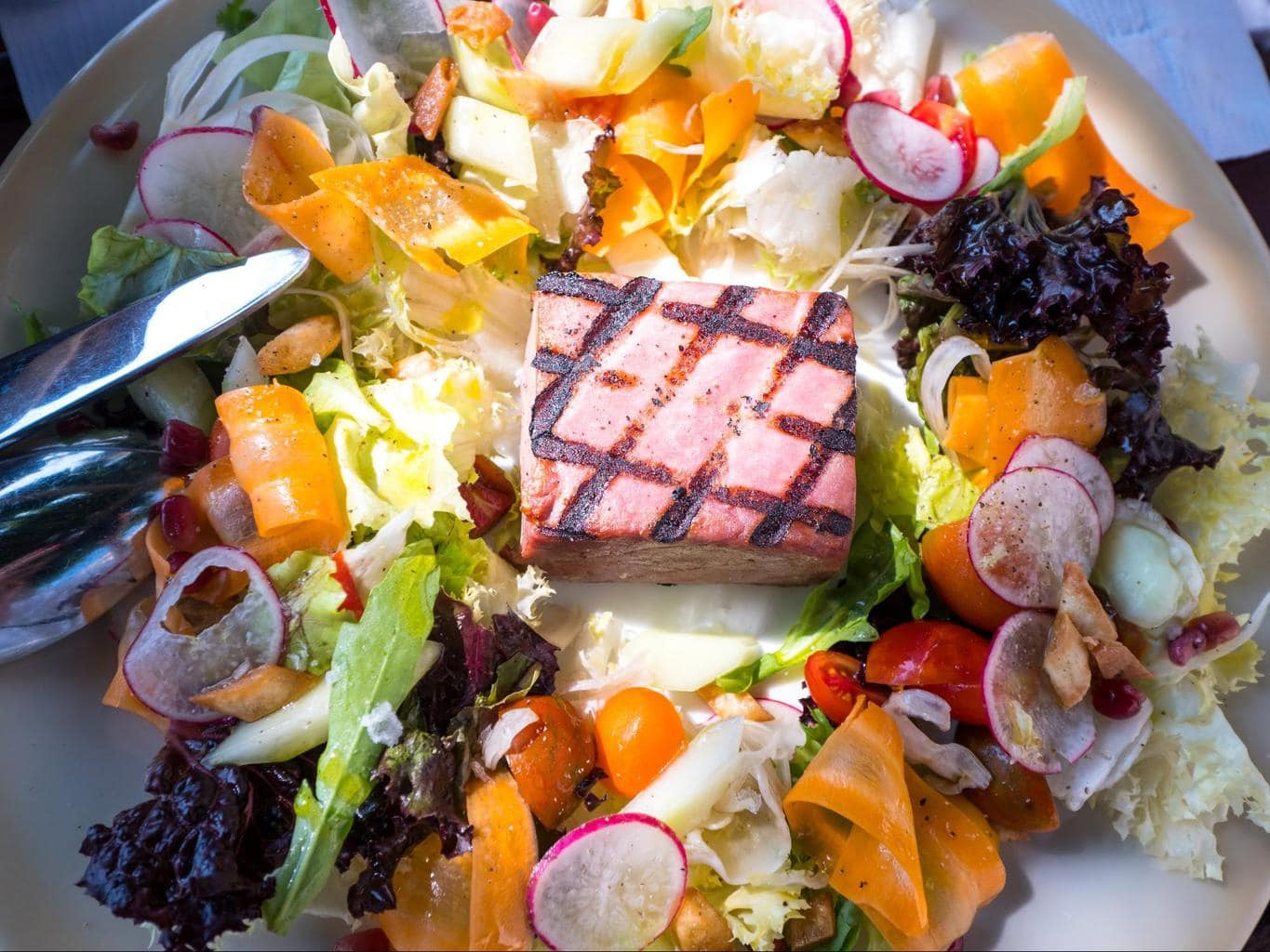 Grilled tuna salad