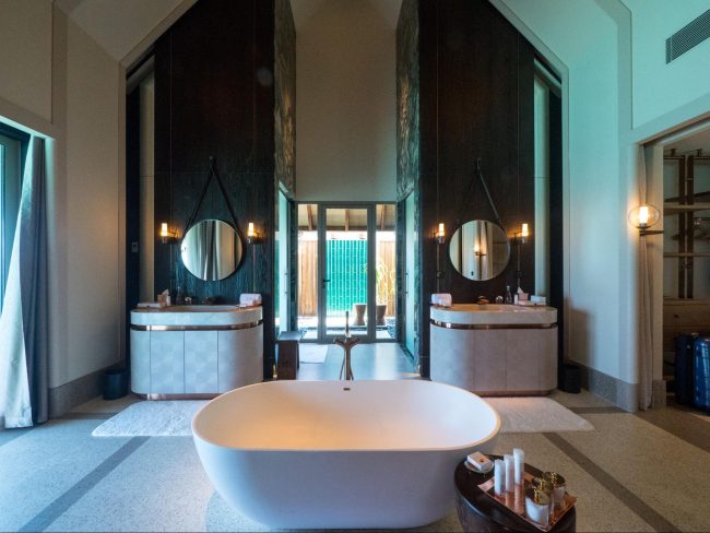 The bathroom inside Joali’s Luxury Water Villas