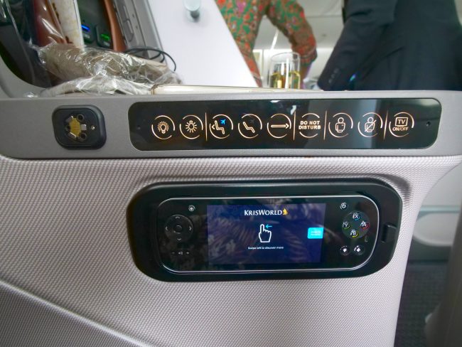 Touch screen on the Singapore Airlines Boeing 787-10 Business Class