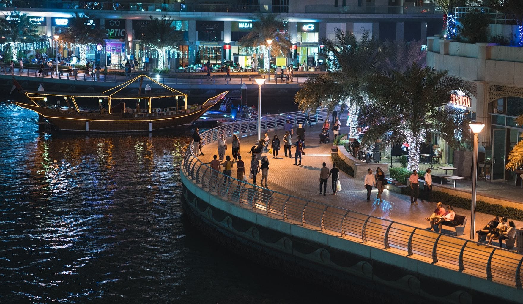 Dubai Marina walkway