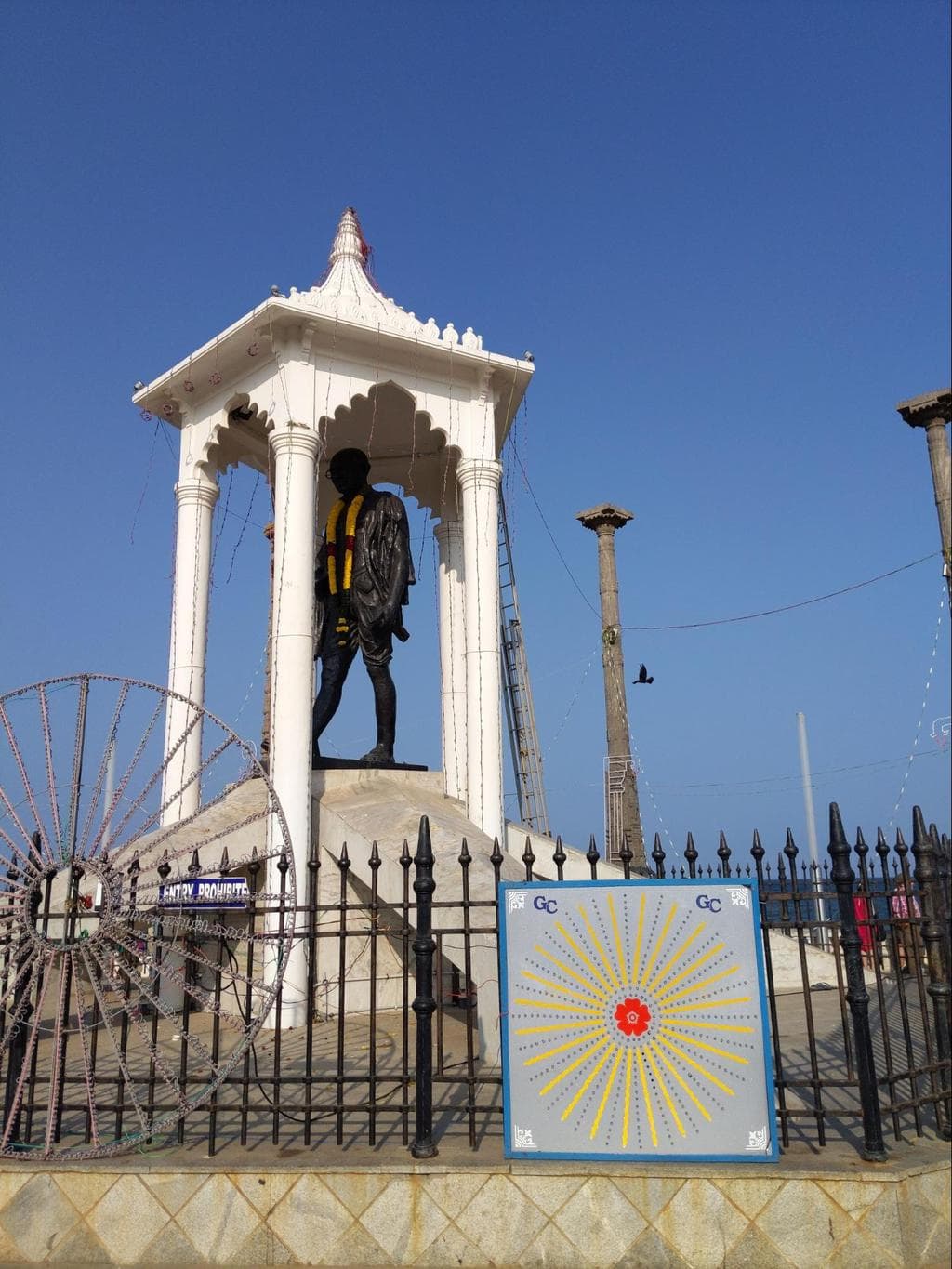 Statue of Gandhi in Pondicherry