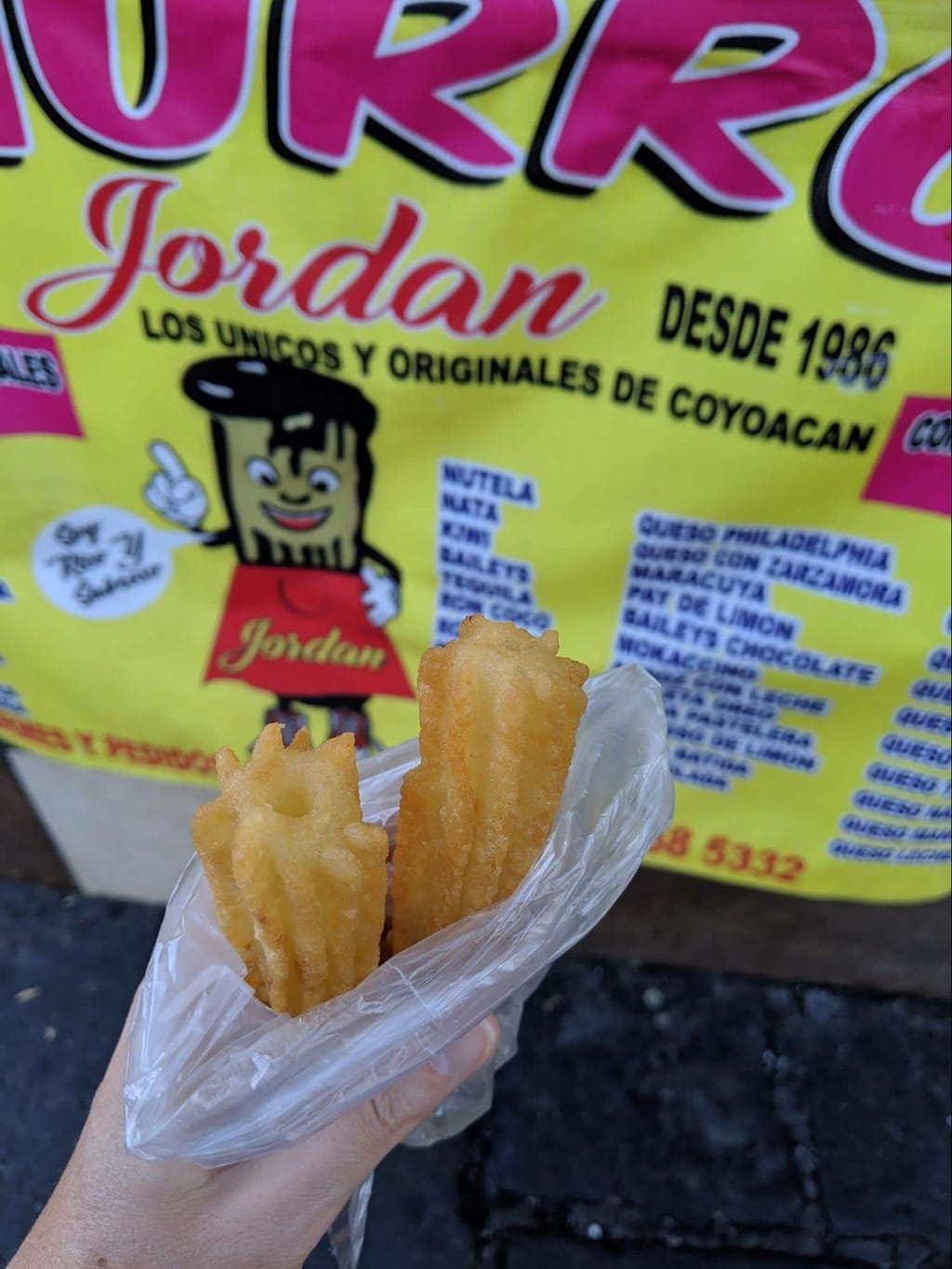 Churros to go from Coyoacan - Mexicans do not eat churros as dessert
