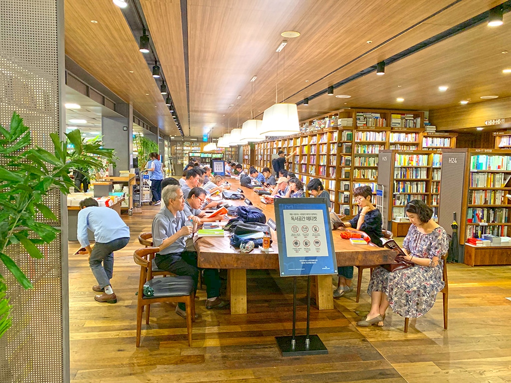 Seating area in Kyobo Bookstore Gwanghwamun