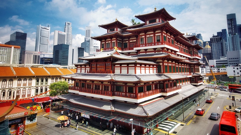 Guide to the Buddha Tooth Relic Temple in Singapore