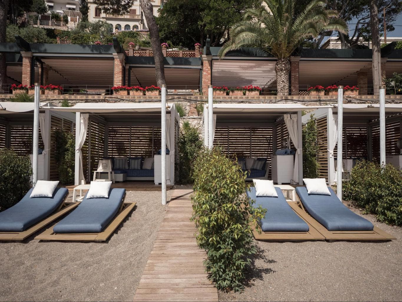 Private cabanas at Belmond Villa Sant’Andrea