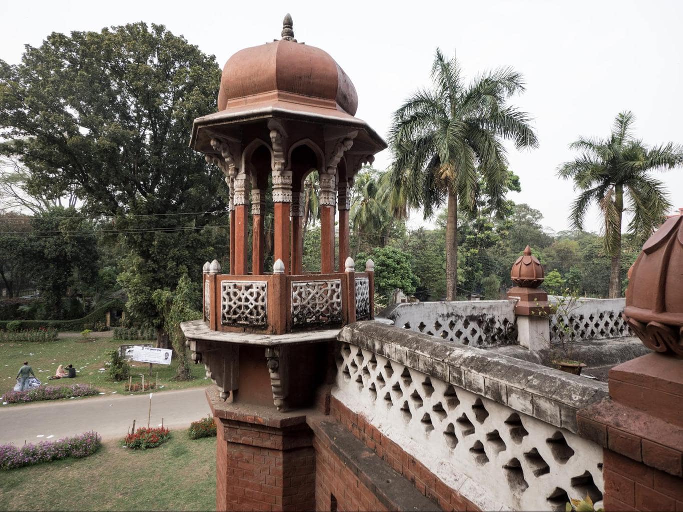 places to visit in dhaka university