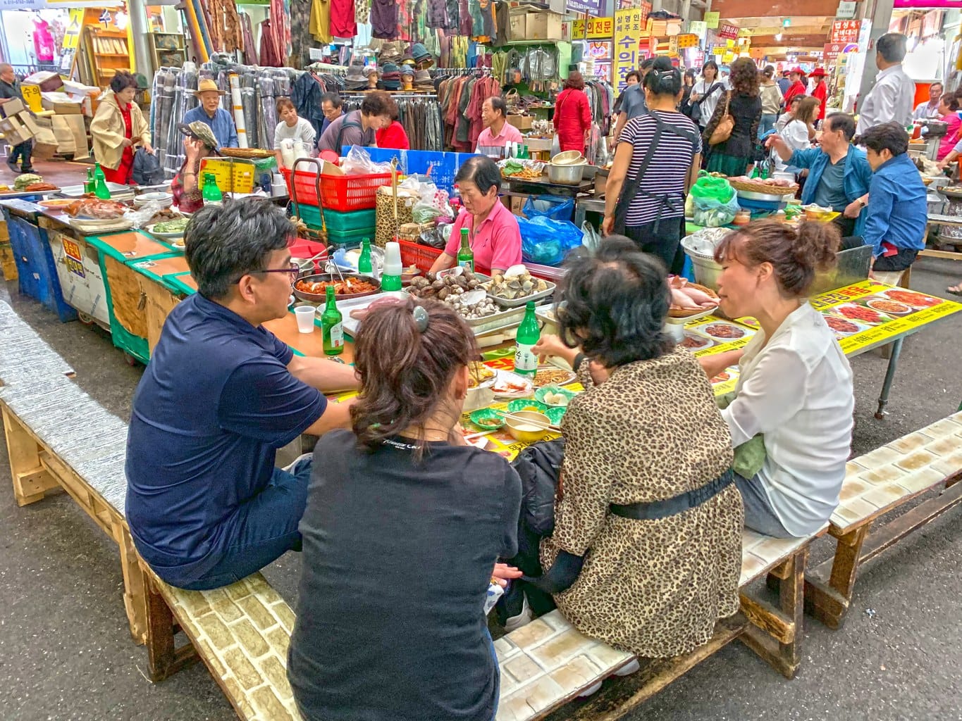 Eating at Gwangjang market