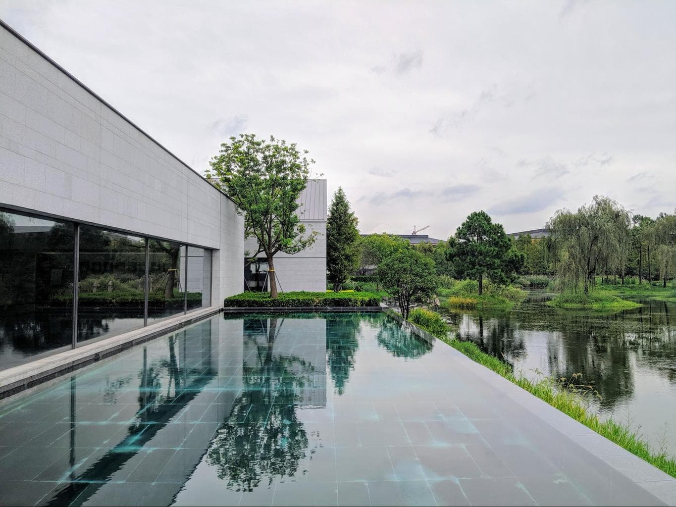 The outdoor pool at Alila Wuzhen