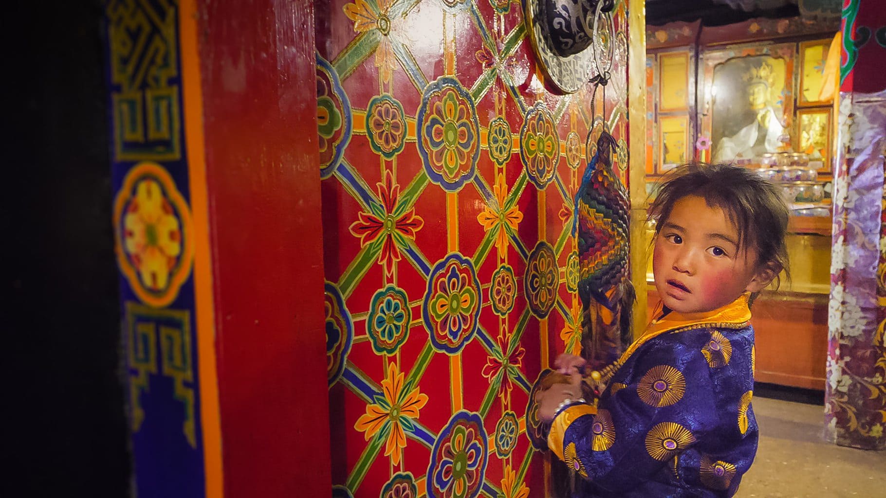 Tibetan girl at Jokhang Temple