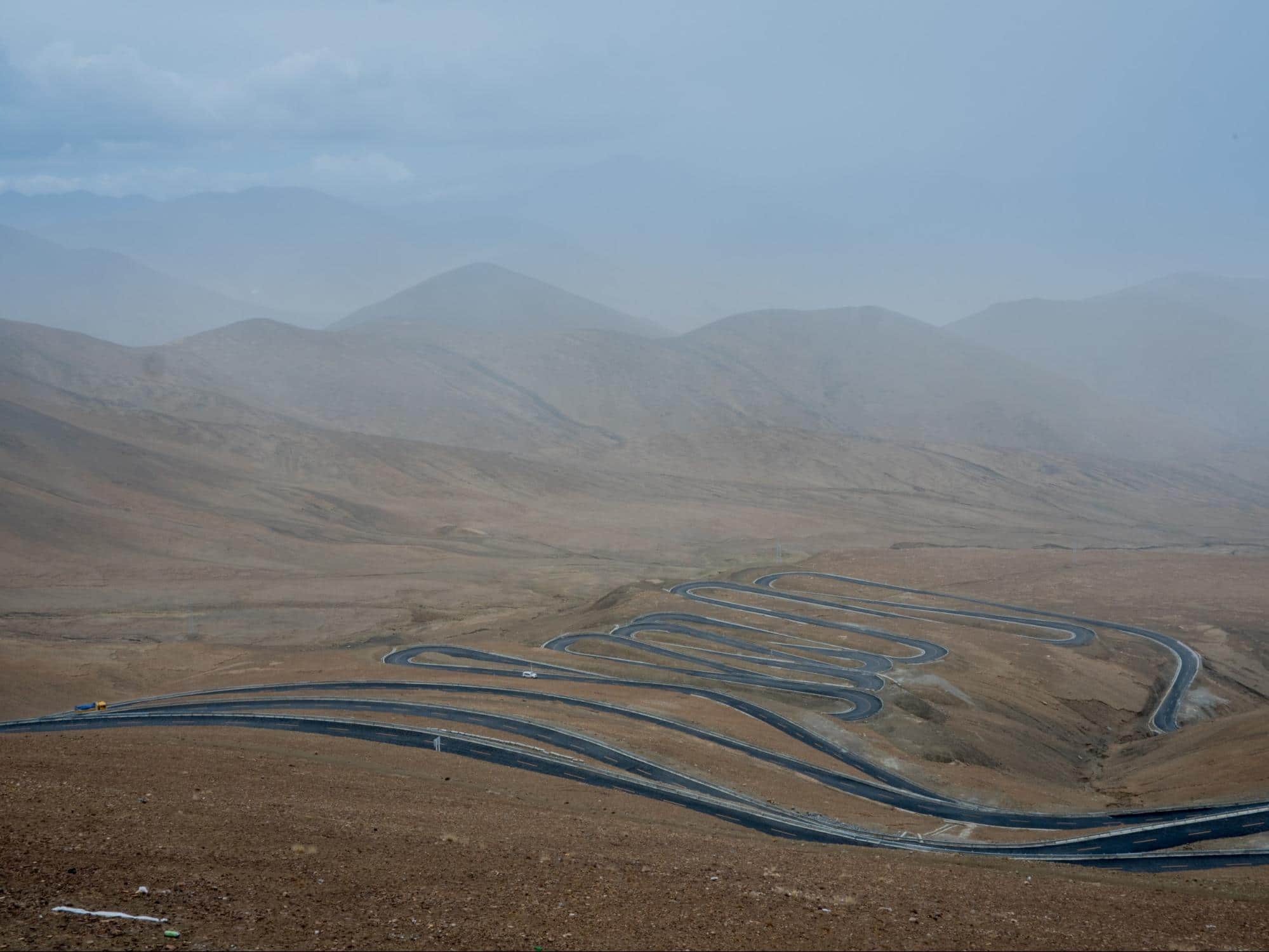 Winding road on the way to Everest base camp