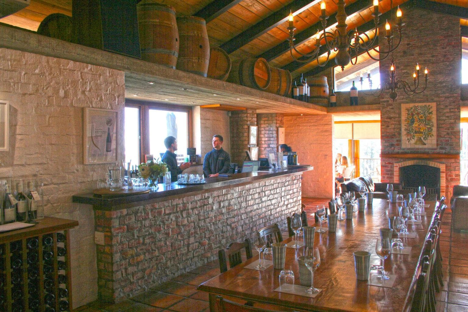 The tasting bar at Uva Mira