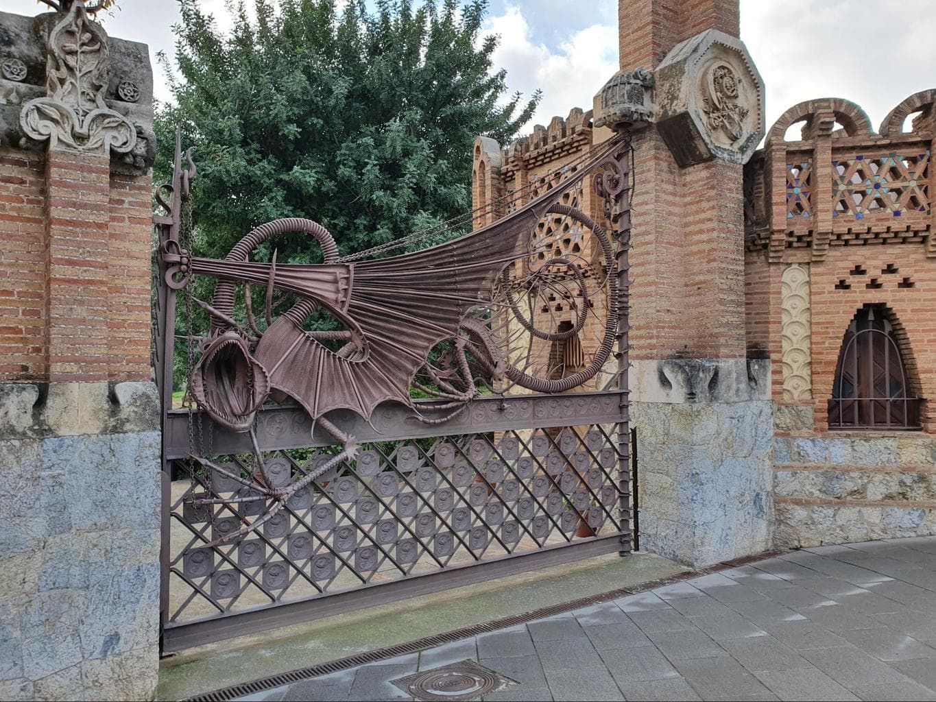 Guell Pavilion dragon gate
