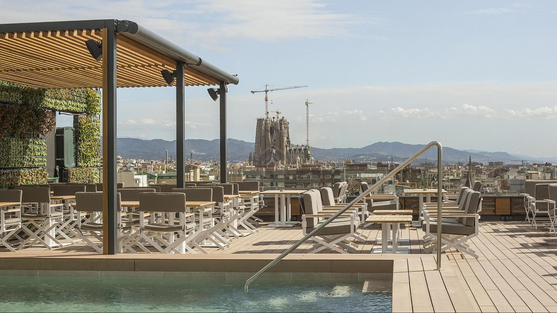 La Dolce Vitae rooftop pool, bar and restaurant at Majestic Hotel & Spa Barcelona