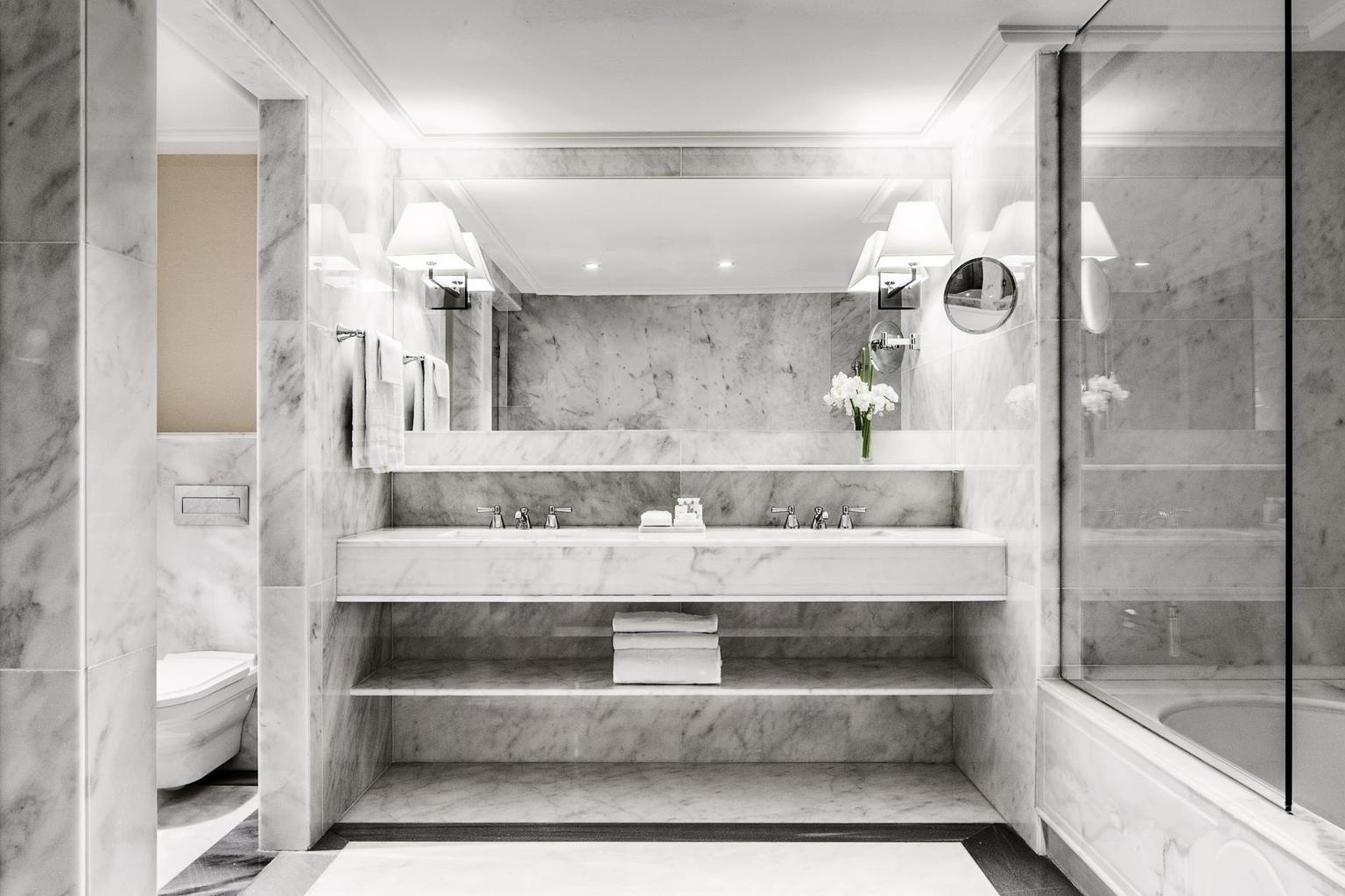 The bathroom at Majestic Hotel & Spa Barcelona