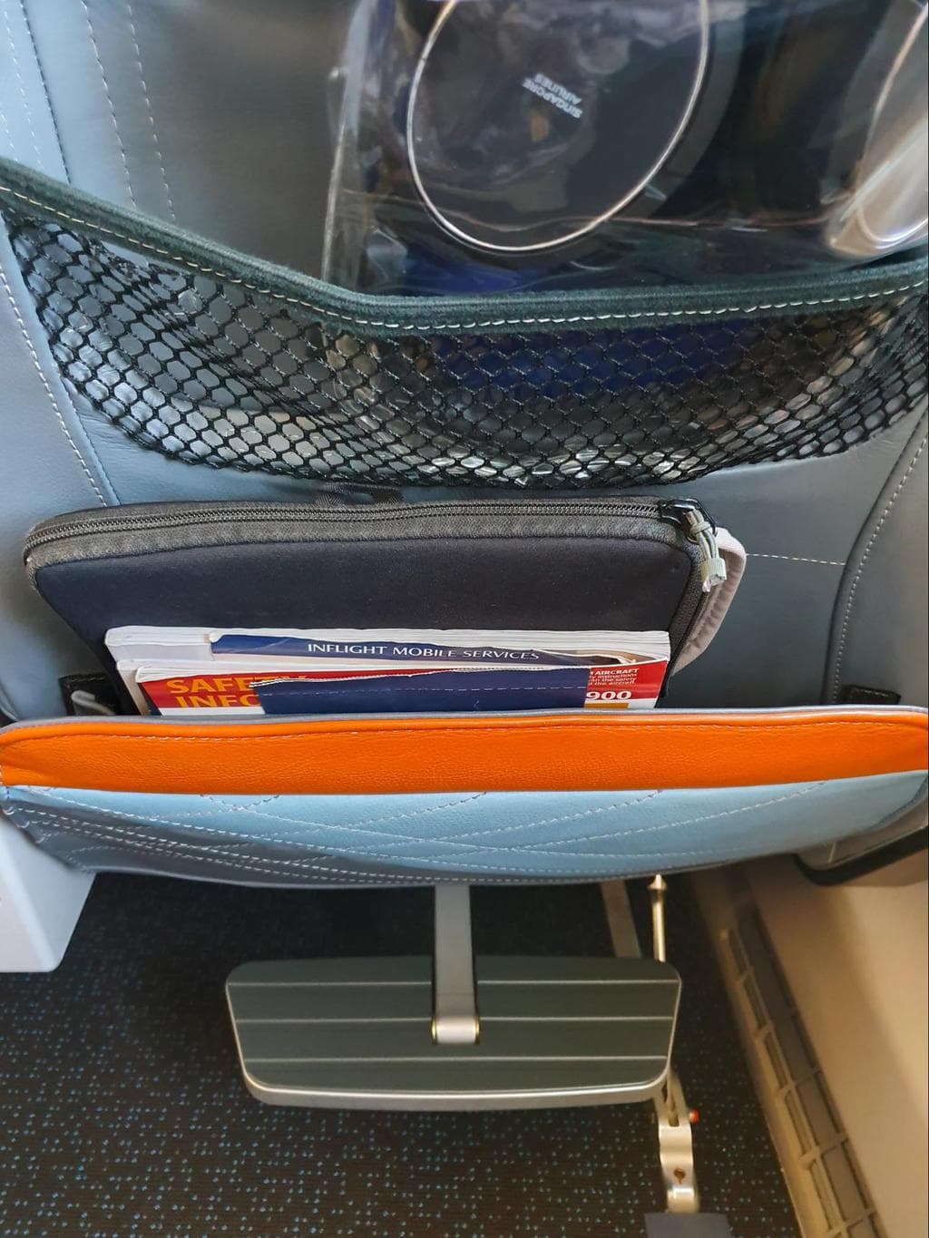 Footrest on Singapore Airlines Premium Economy