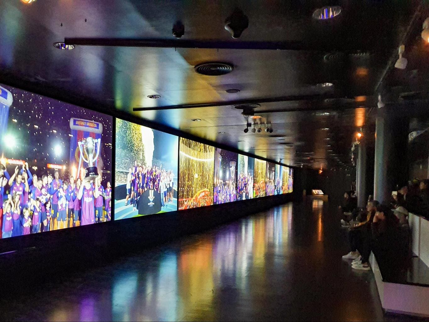 Huge screens display Barça’s history