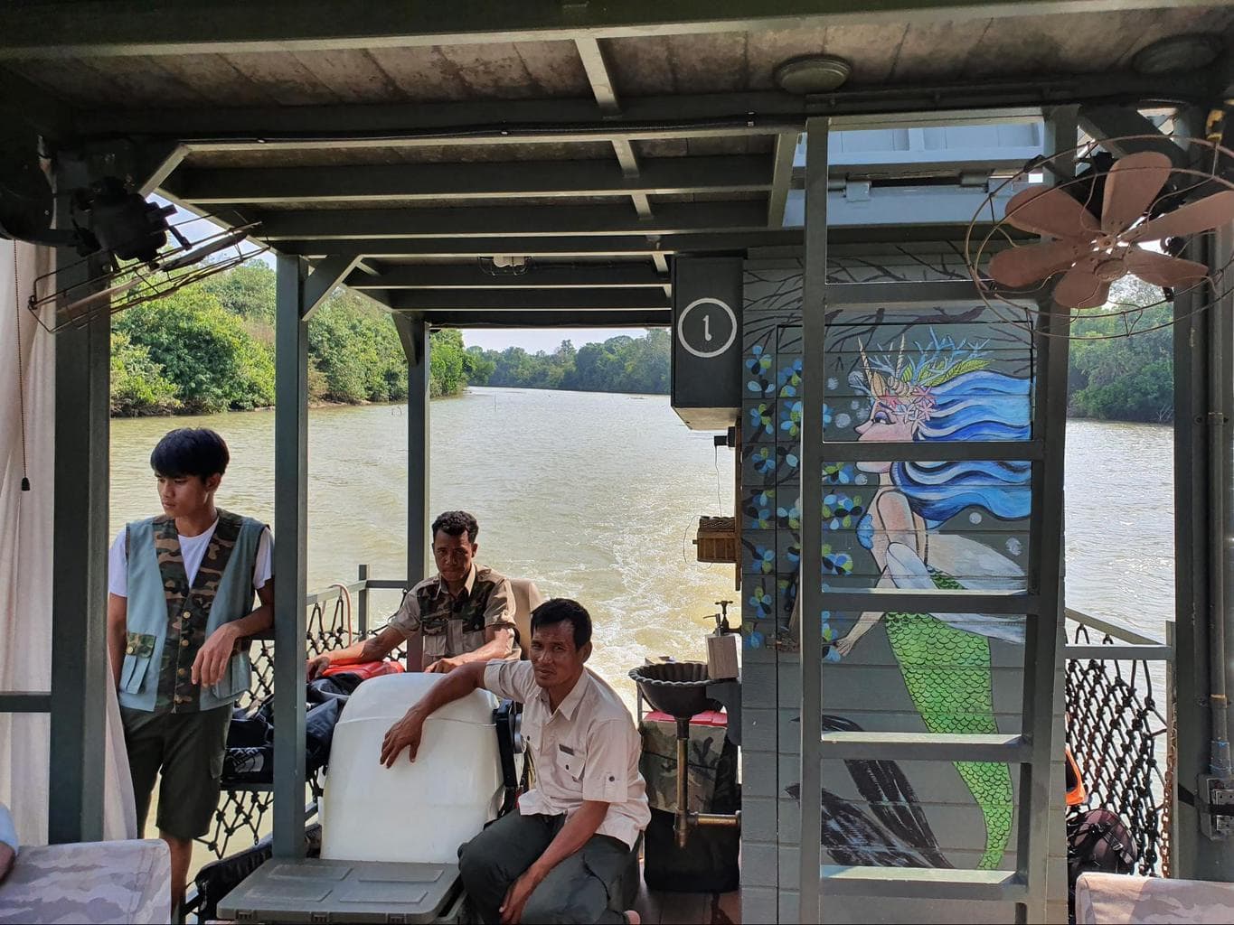 River boating at Shinta Mani Wild