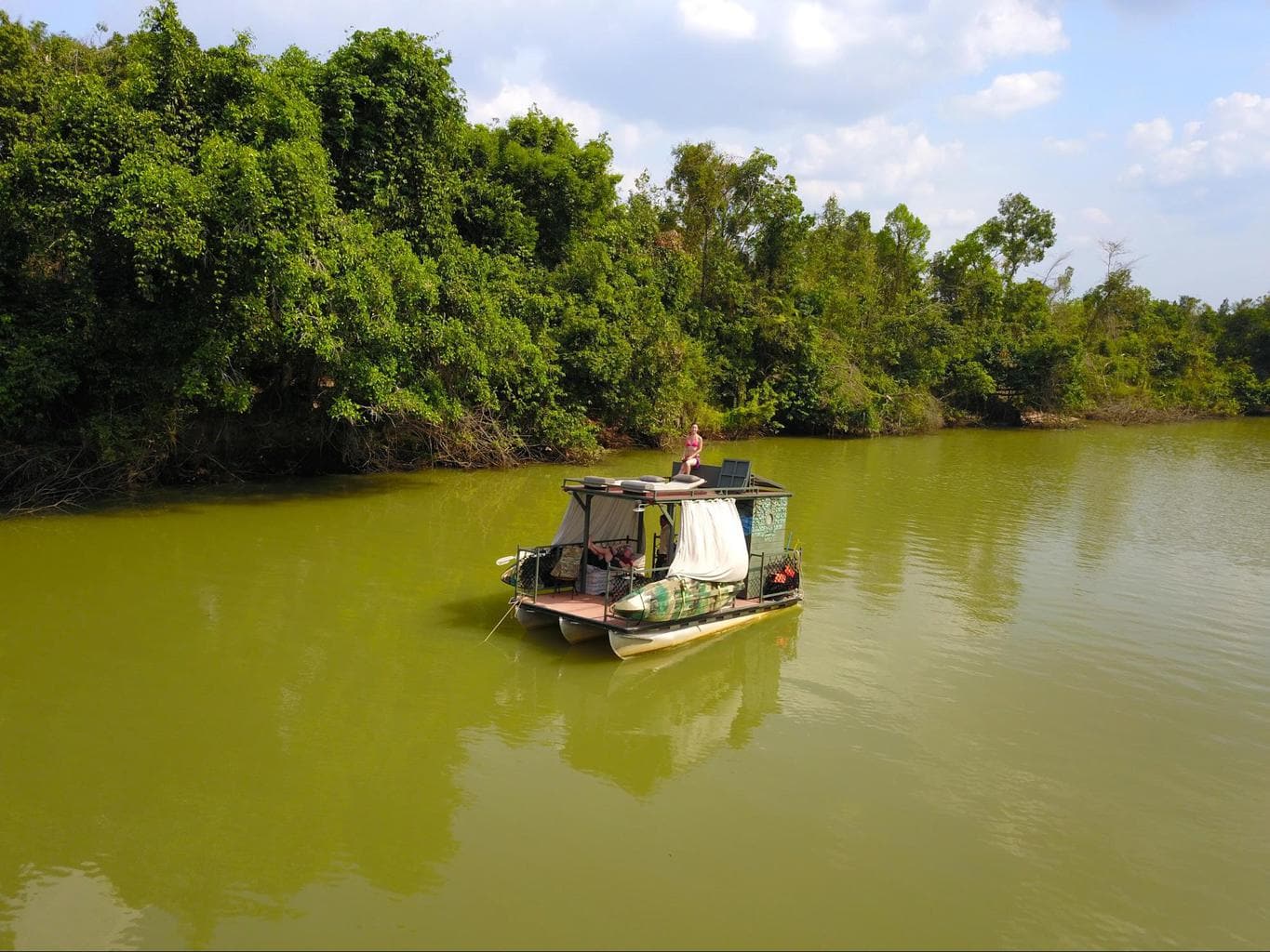 River boating experience at Shinta Mani Wild