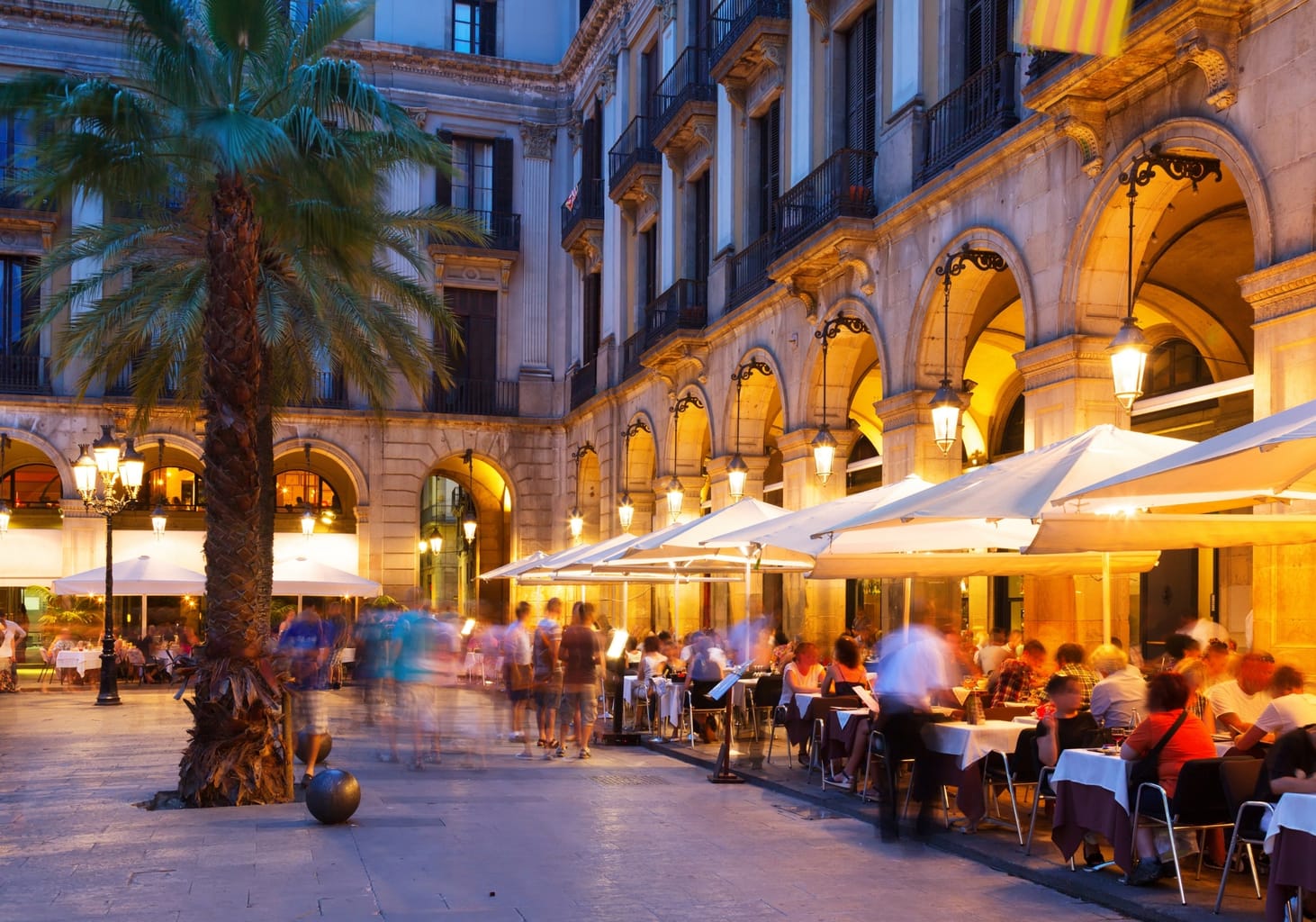 Placa Reial in summer