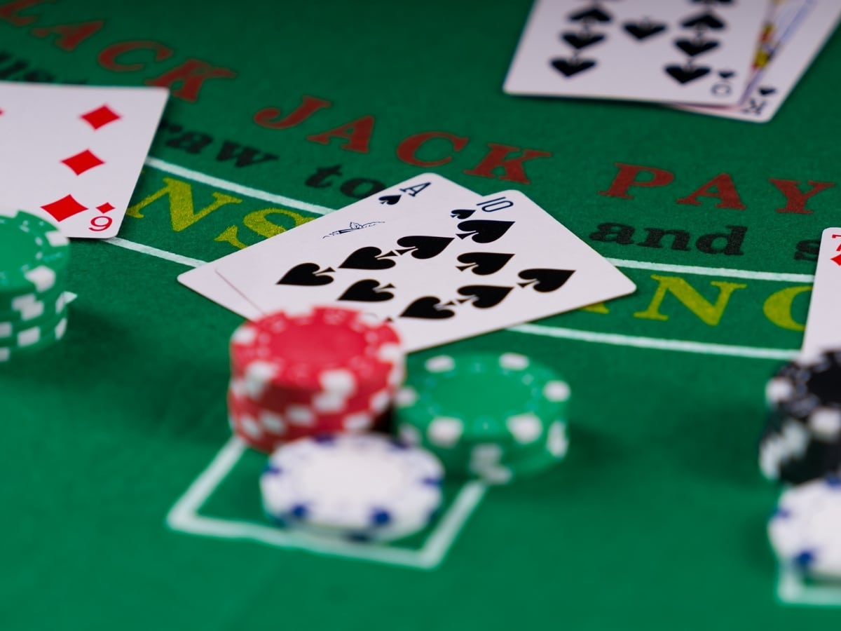 Learn some blackjack at Hamilton SkyCity Casino