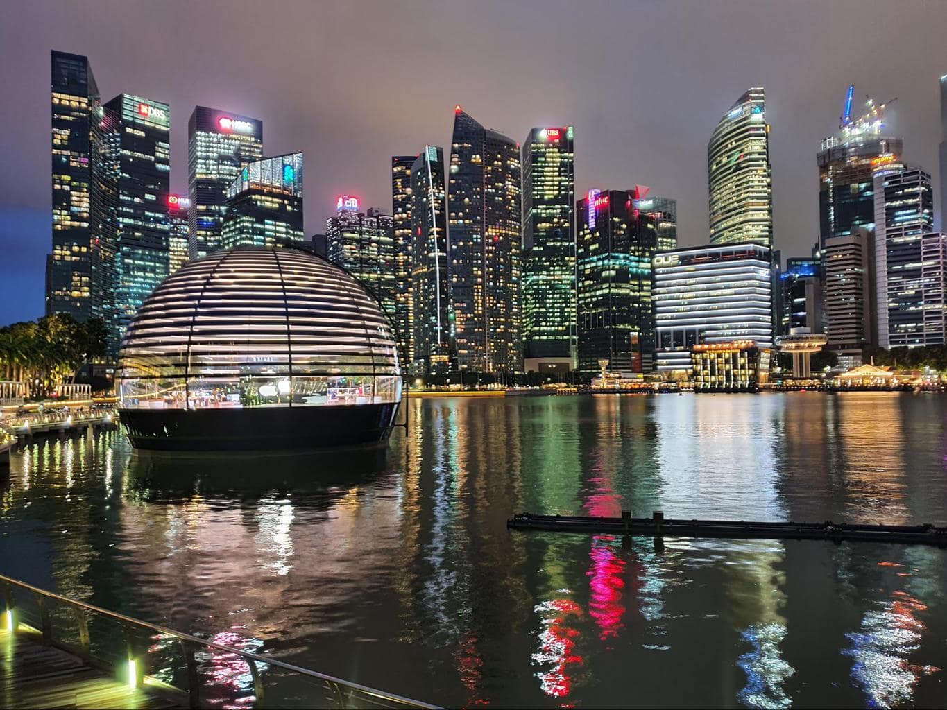 Apple store on the Marina Bay Loop