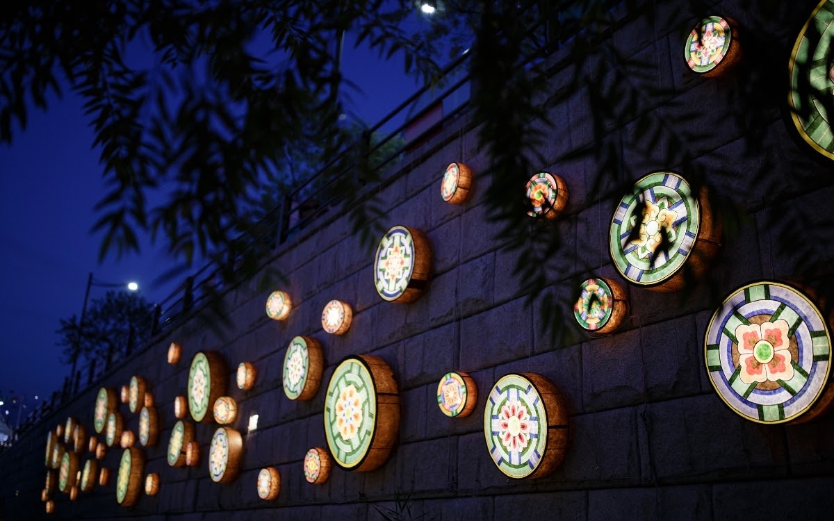 Lanterns along the Cheonggyecheon in Seoul