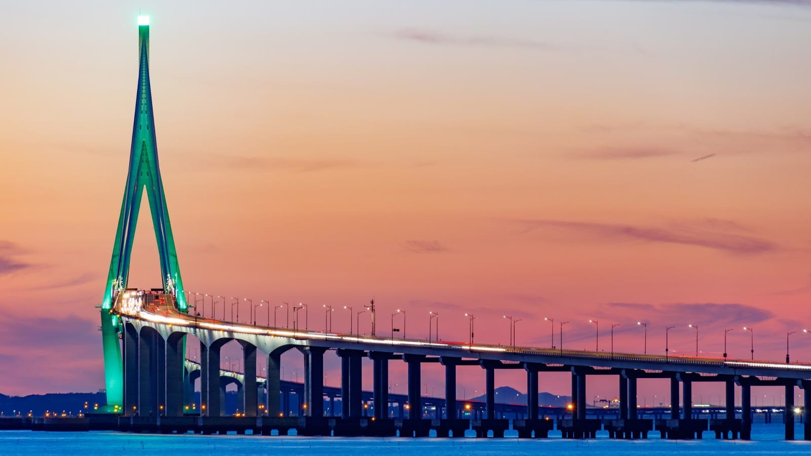 The bridge to Incheon Airport